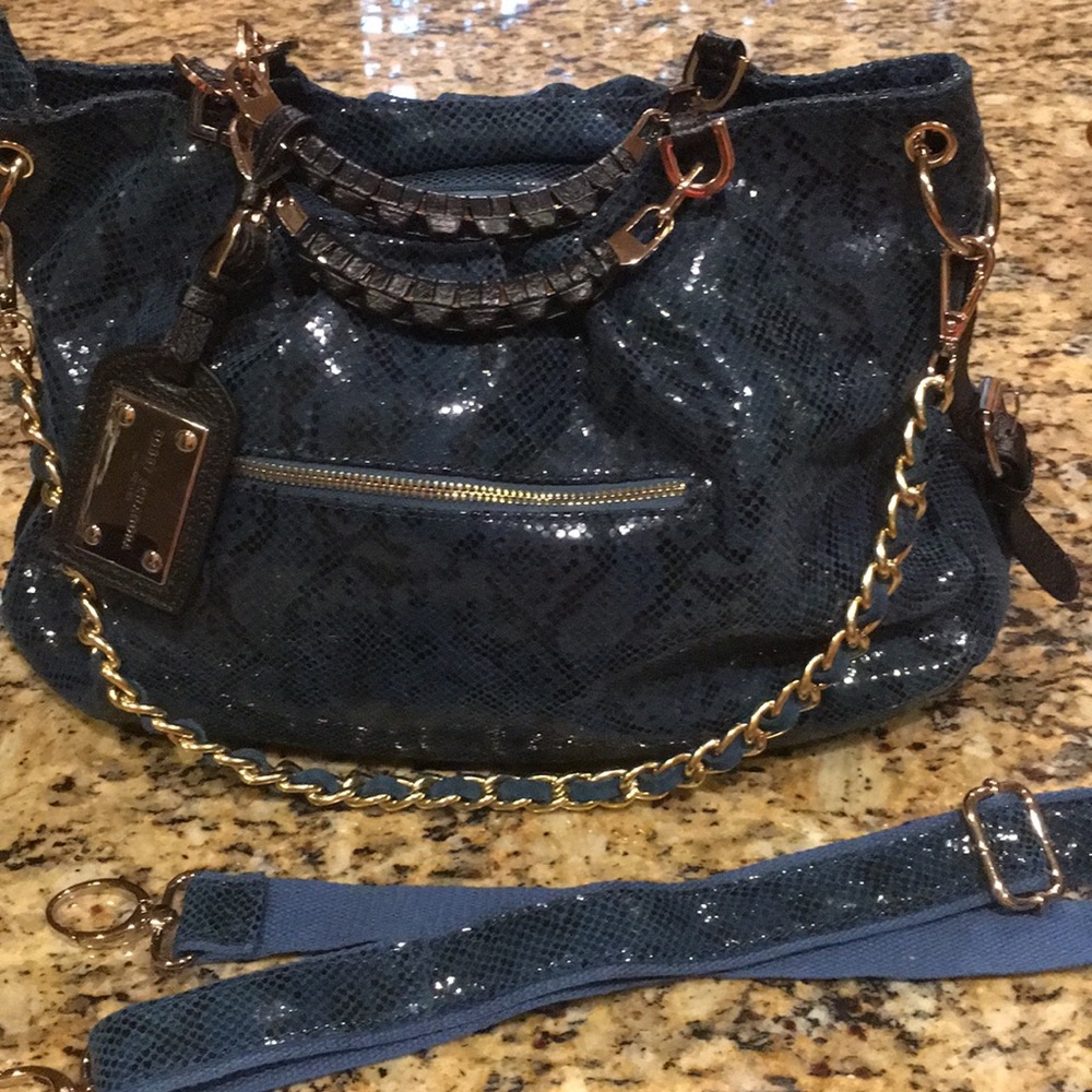 BOBBY SCHANDRA SATCHEL L
